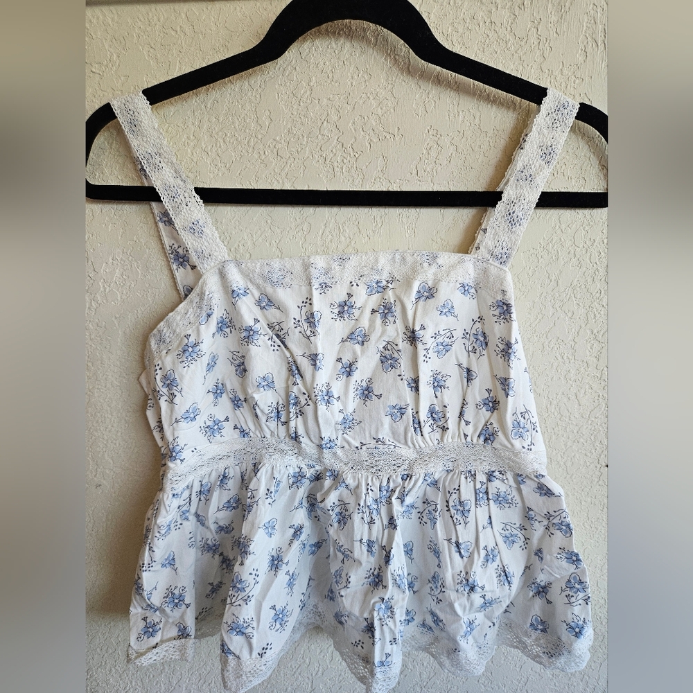 Celebrity Pink Floral Lace Trim Blouse - White and Blue Junior SIZE Medium
